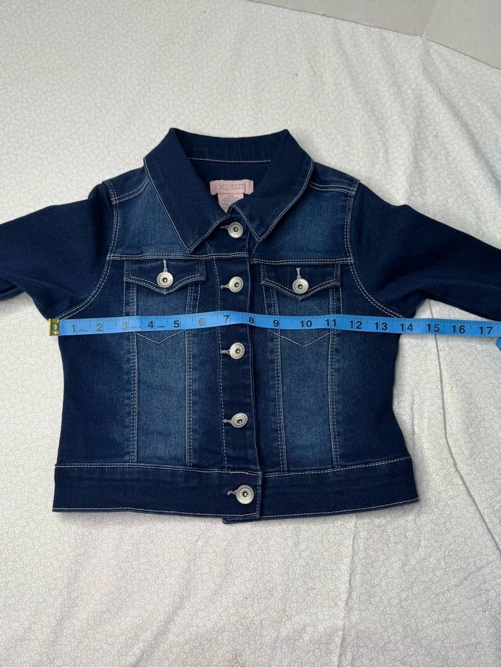 Squeeze Jean jacket distressed design girls 7/8 like new